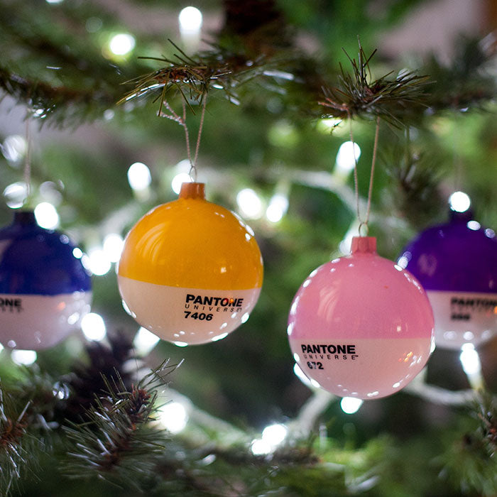 PANTONE GLASS CHRISTMAS BALL